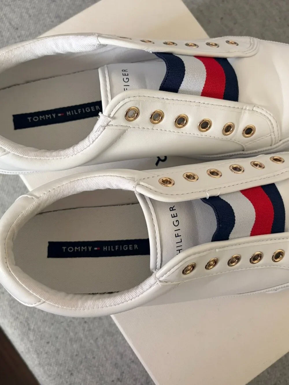 Tommy Hilfiger Laven lLaceless Slip on Sneakers Style TWLAVEN-C women's size 7.5